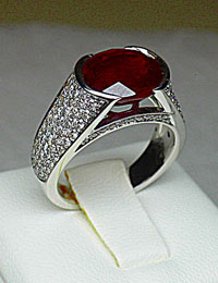 Bague or blanc très épurée