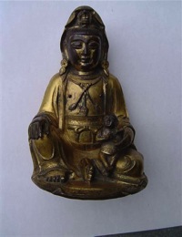 Statuette de Guanyin en bronze doré