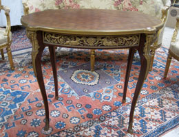 Table de style Louis XV