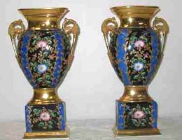 Vases en porcelaine de Paris et bronze doré