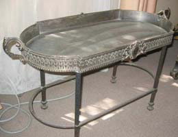 Petite table jardinière en métal argenté