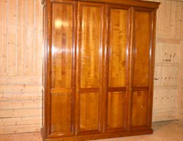 Grande armoire pantalonnière